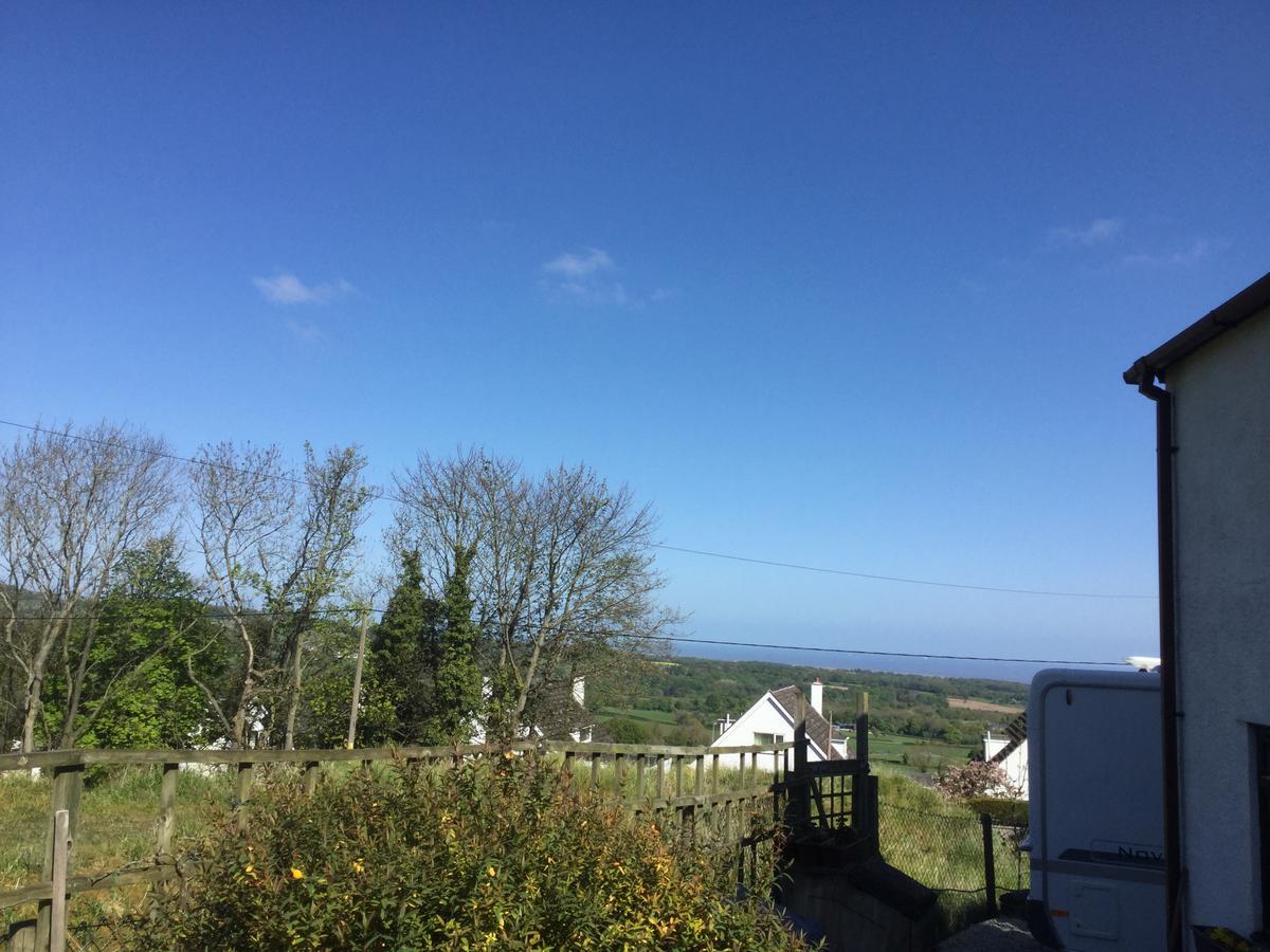 Celyn Villa Bed And Breakfast Холиуэлл Экстерьер фото